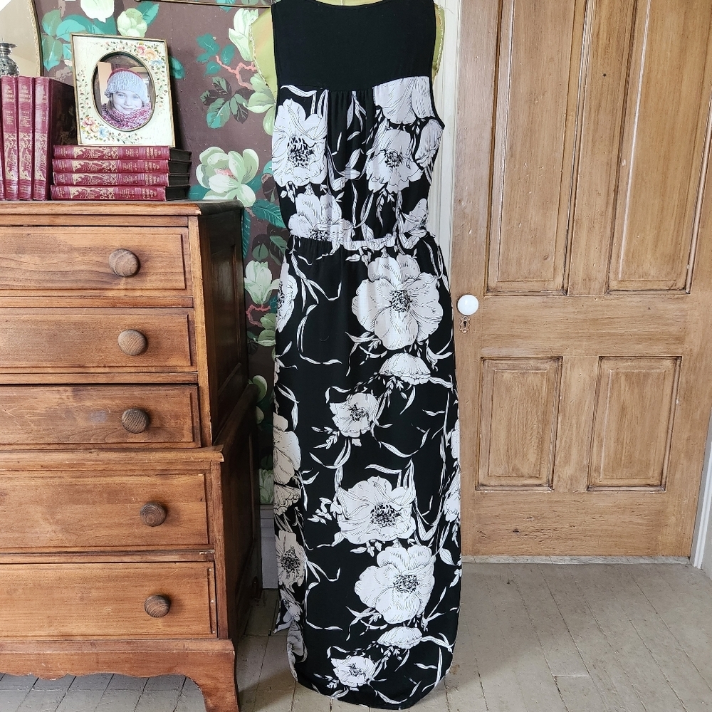 Truly Poppy Black & White Floral Maxi Dress | Size M | Sleeveless Elastic Waist - Picture 8 of 12